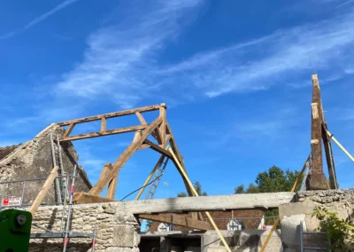 Charpente provisoire sur maison ancienne en rénovation